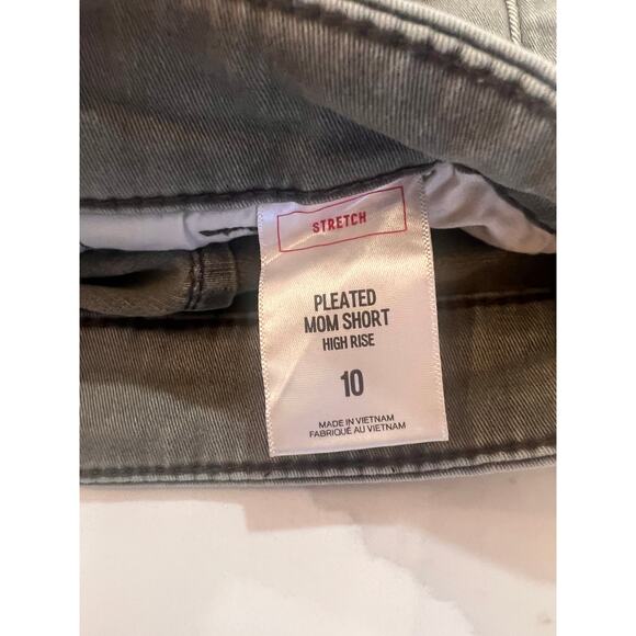 Express Pleated Mom Shorts High Waisted Stretch Green Pockets SZ 10 EUC - Picture 5 of 6